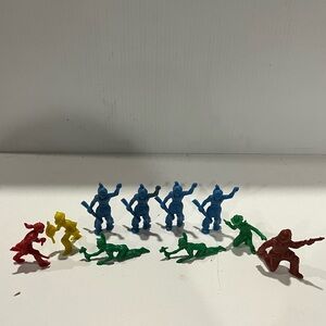 Vintage Plastic Cowboys & Indians Figurines 10 pcs